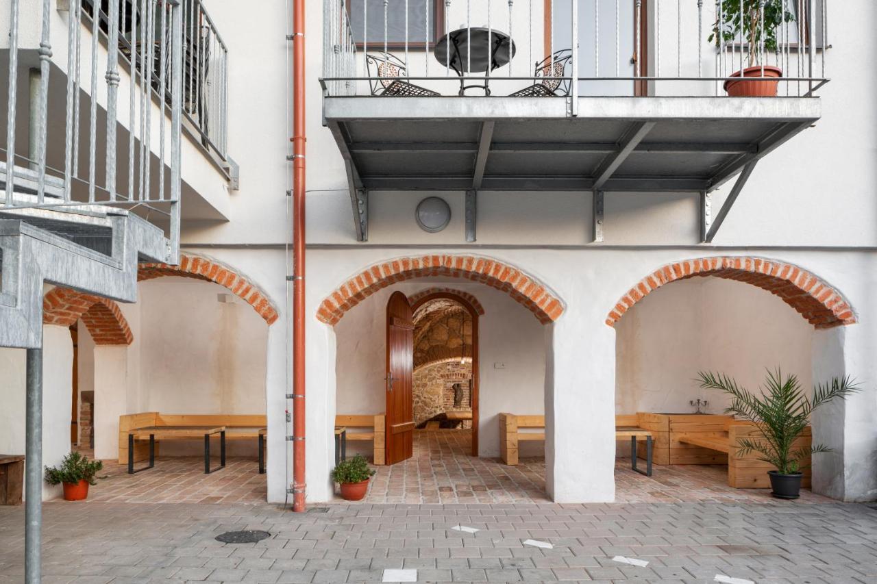 Rezidence Konevova, Mikulov Apartment ภายนอก รูปภาพ