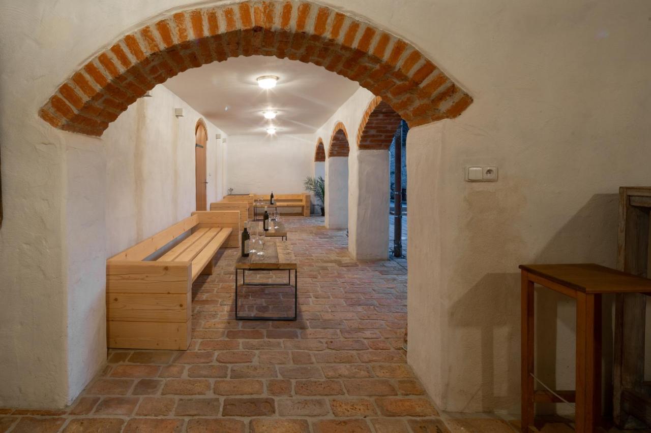 Rezidence Konevova, Mikulov Apartment ภายนอก รูปภาพ